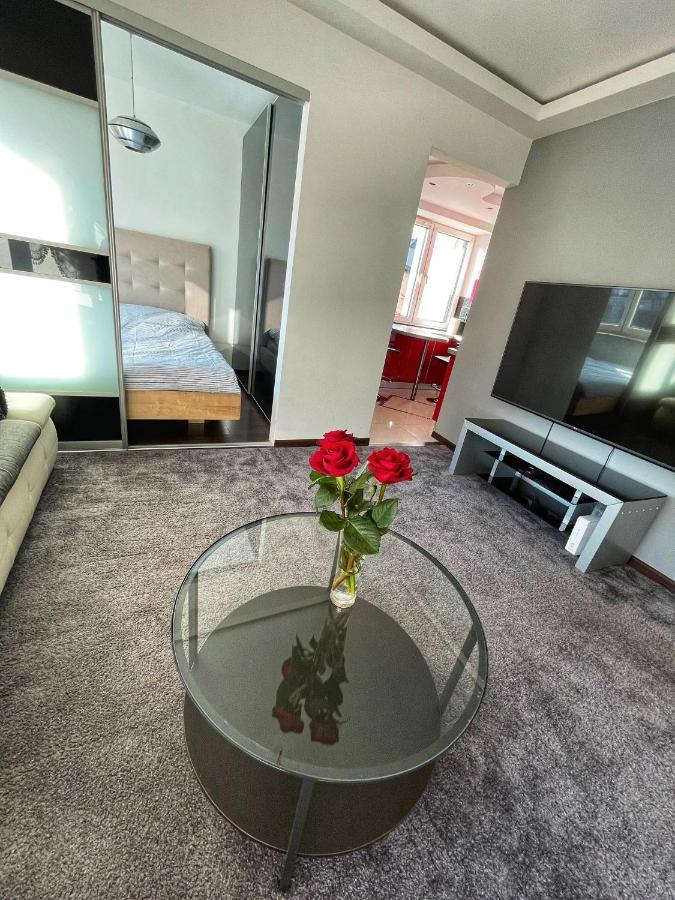 Luxury Red Apartment By Marta Radom Kültér fotó